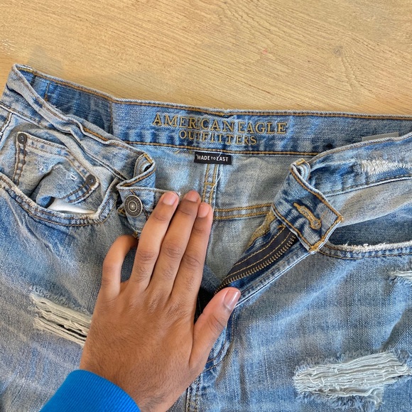 Men’s Distressed Denim Jeans - AEO - Picture 4 of 6